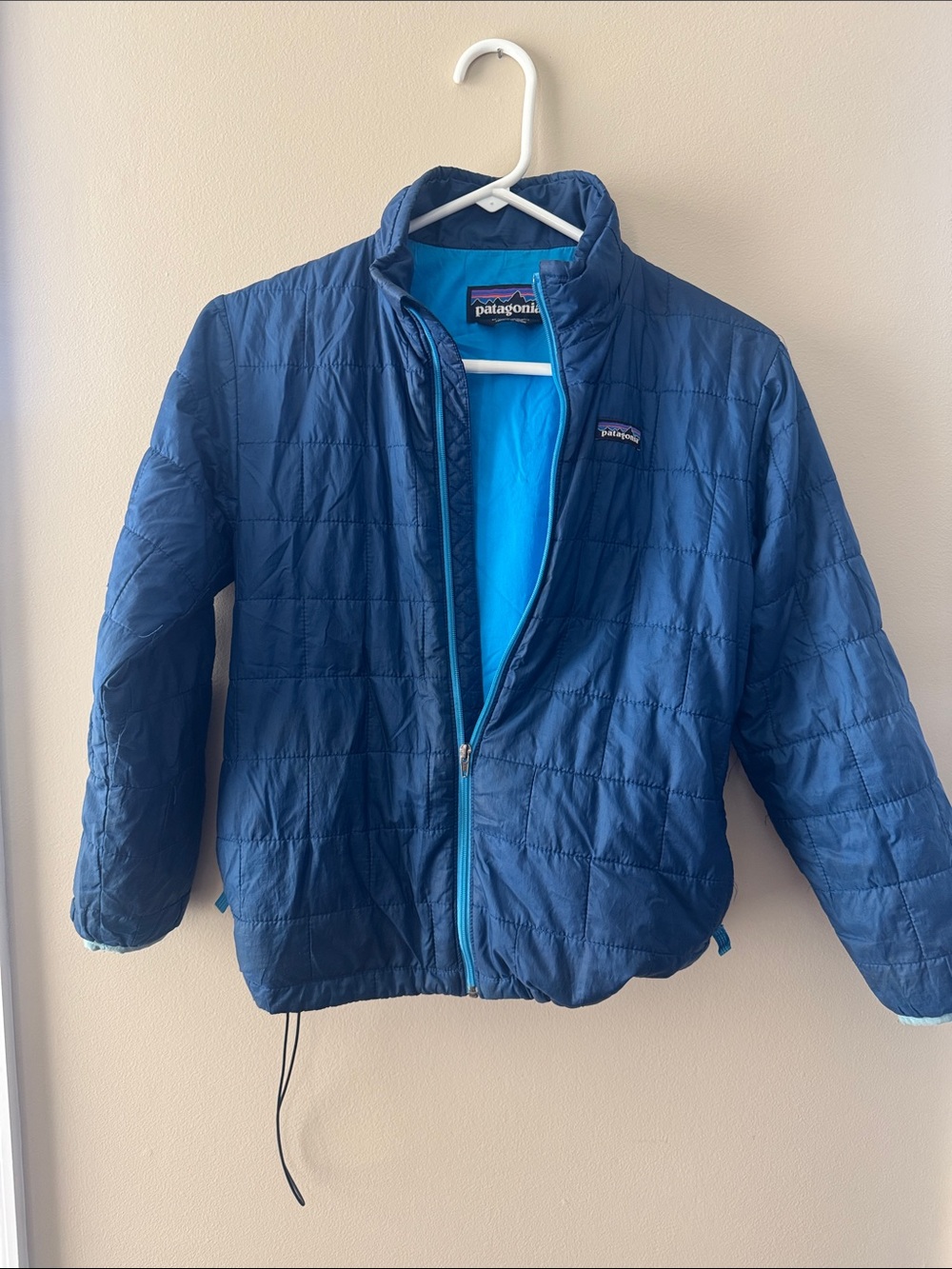 Patagonia Boys Medium (10) Navy Puff Jacket with Bright Blue Lining